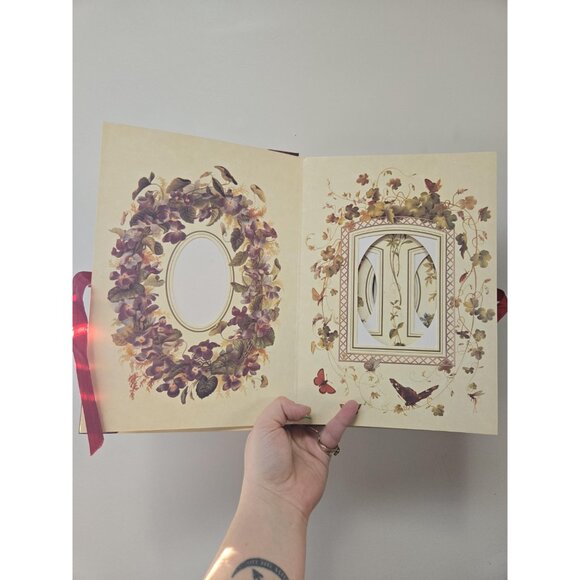 VINTAGE 1990S Victorian Style Photo Album - Picture 3 of 4